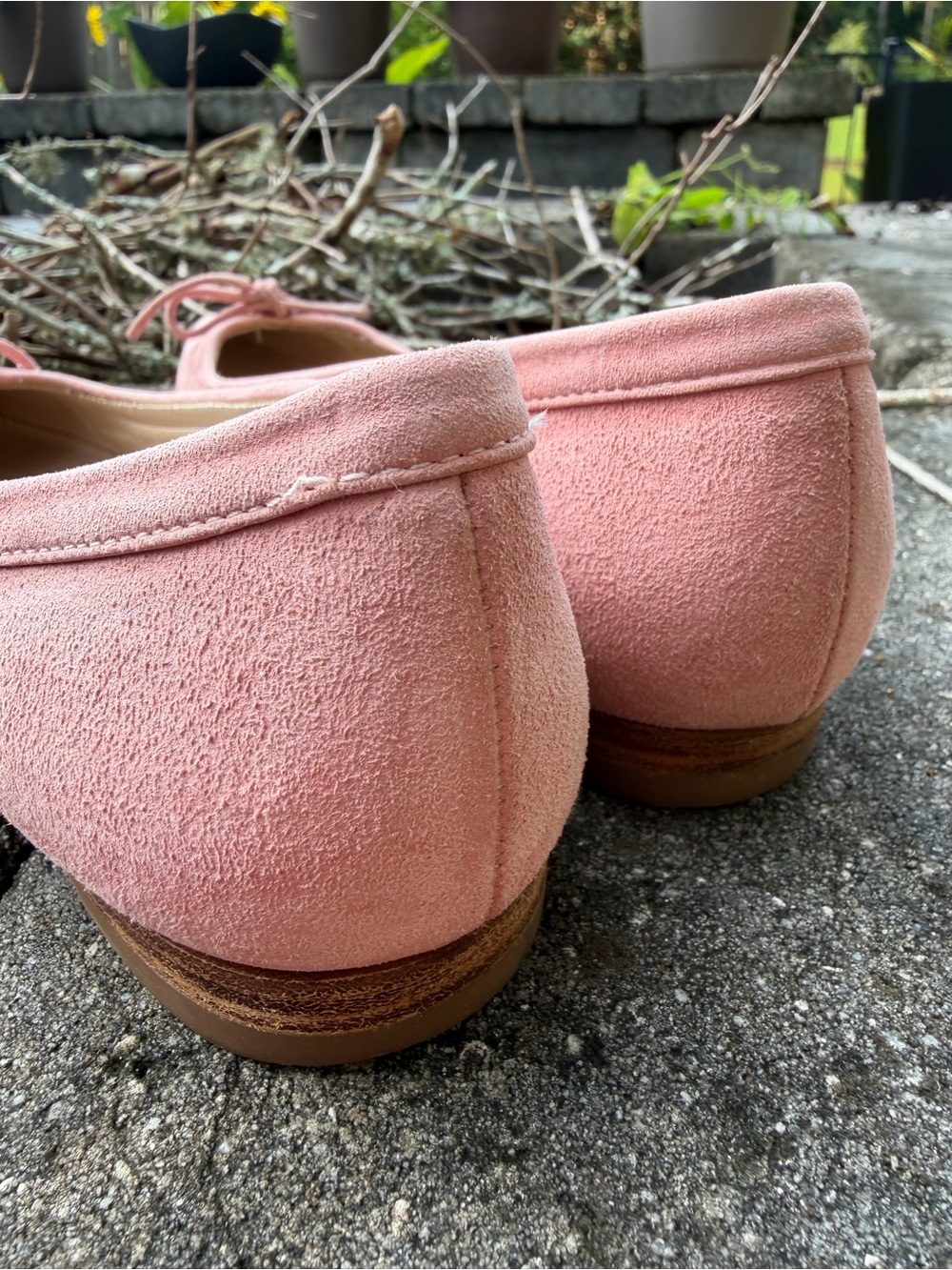 Manolo Blahnik Pink Suede Pointed Toe Flats with Bow sz6 - Picture 9 of 9